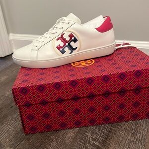 Tory Burch T-Logo Sneaker